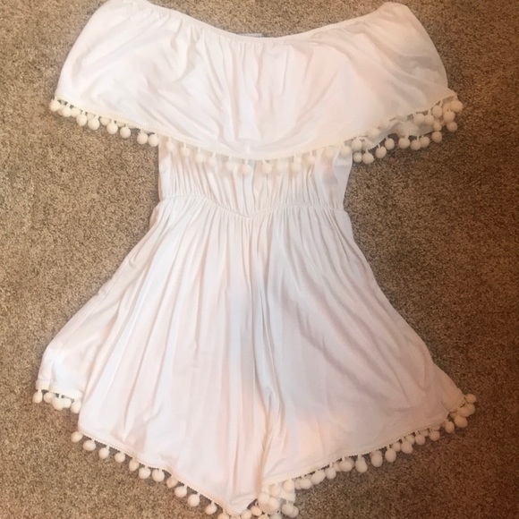 Misguided White Pom Pom Romper - Picture 3 of 4
